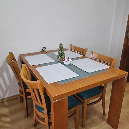 радост * 班斯科